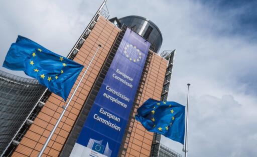 Brüssel, Europaviertel, Europäische Kommission, Berlaymont-Gebäude Das 1963 bis 1967 erbaute Berlaymont-Gebäude in Brüssel ist der Sitz der Europäischen Kommission. Es liegt am östlichen Rand der Stadt Brüssel an der rue de la Loi/Wetstraat. *** Brussels Europaviertel European Commission Berlaymont building The Berlaymont building in Brussels, built 1963 to 1967, is the seat of the European Commission It is located on the eastern outskirts of the city of Brussels on rue de la Loi Wetstraat