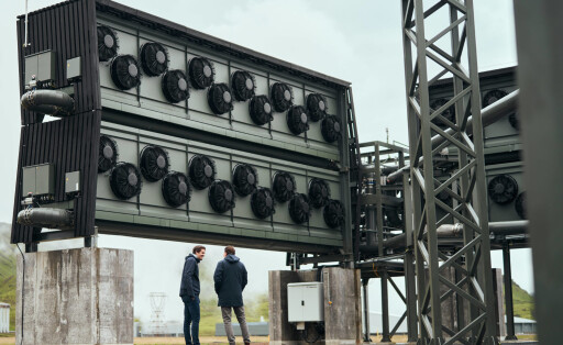 The worlds largest direct air capture and storage plant that permanently removes CO from the air has opened in Iceland. Run by Swiss company Climeworks, Orca sucks carbon dioxide directly from the air and buries it as rocks deep underground, using technology from Climeworks Icelandic partner Carbfix. Orca has the capacity to remove 4,000 tonnes of carbon dioxide from the atmosphere this way each year. The number equates roughly the emissions from 870 cars or 9,281 consumed barrels of oil, according to the United States Environmental Protection Agency greenhouse gas calculator. The Orca plant is located in Hellisheidi, Iceland, adjacent to Icelandic energy company ON Power s geothermal power plant, and is entirely run on this rene PUBLICATIONxNOTxINxUKxFRA Copyright: xx 50626631