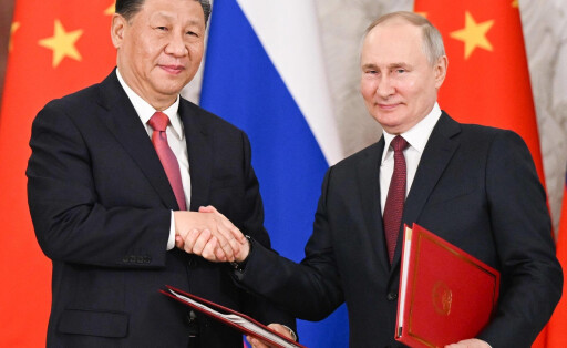 230321 -- MOSCOW, March 21, 2023 -- Chinese President Xi Jinping and Russian President Vladimir Putin shake hands after jointly signing a Joint Statement of the People s Republic of China and the Russian Federation on Deepening the Comprehensive Strategic Partnership of Coordination for the New Era and a Joint Statement of the President of the People s Republic of China and the President of the Russian Federation on Pre-2030 Development Plan on Priorities in China-Russia Economic Cooperation in Moscow, Russia, March 21, 2023. Xi on Tuesday held talks with Putin at the Kremlin in Moscow. RUSSIA-MOSCOW-CHINA-XI JINPING-PUTIN-TALKS XiexHuanchi PUBLICATIONxNOTxINxCHN