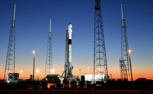 News: Space X Launch Jan 18, 2023 Cape Canaveral, FL, USA A SpaceX Falcon 9 is prepared for launch from LC-40 at Cape Canaveral Space Force Station Tuesday, January 17, 2023. The rocket will carry the GPS III SVO6 satellite to orbit. Cape Canaveral Space Force Station FL USA, EDITORIAL USE ONLY PUBLICATIONxINxGERxSUIxAUTxONLY Copyright: xCraigxBaileyx 20230118_ajw_usa_016
