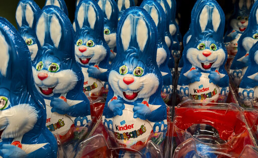 Kinderueberraschung von Ferrero als Schokoladen-Osterhase *** Children surprise from Ferrero as chocolate Easter bunny