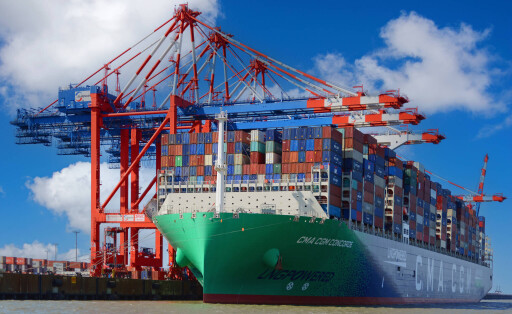 Containerschiff CMA CGM Concorde im JadeWeserPort in Wilhelmshaven, Deutschland, Niedersachsen, Wilhelmshaven Containers
