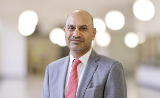 Professor Joybrato Mukherjee, neuer Rektor der Universität zu Köln, am Tag der Erstsemesterbegrüßung zum Wintersemester 2023/24 an der Uni Köln. Köln, 09.10.2023 NRW Deutschland *** Professor Joybrato Mukherjee, new rector of the University of Cologne, on the day of the first semester welcome for the winter semester 2023 24 at the University of Cologne Cologne, 09 10 2023 NRW Germany Copyright: xChristophxHardtx