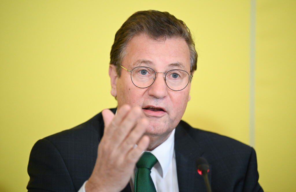 Baden-Württembergs Agrarminister Peter Hauk (CDU) auf der Pressekonferenz der Agrarministerkonferenz.
