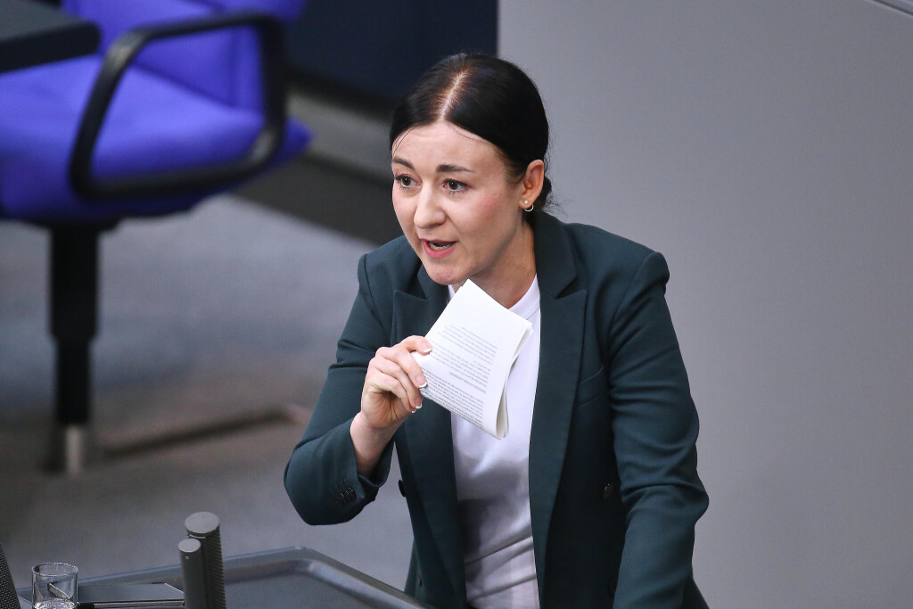 Berlin, Deutschland: Deutscher Bundestag: 16. Bundestagssitzung - Haushaltswoche: Paula Piechotta, Grüne