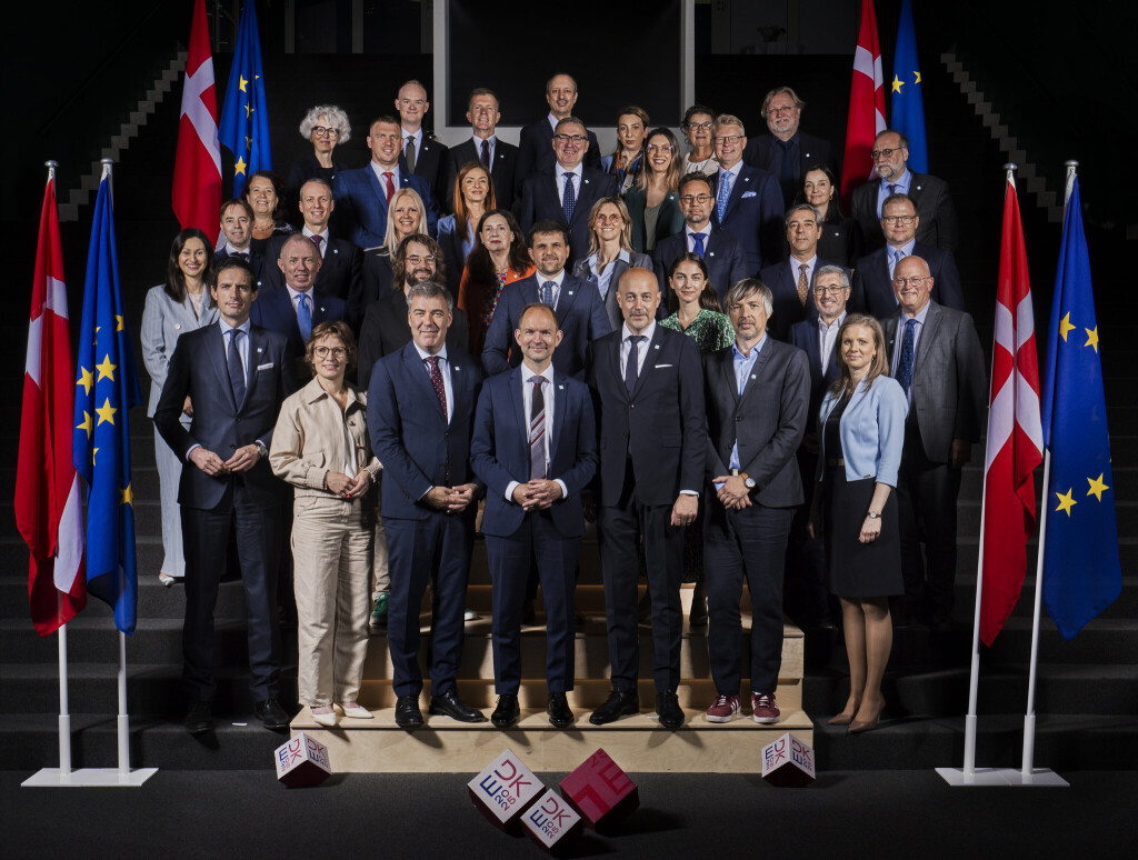 Familienfoto des informellen Umweltrats mit den Umweltministern der EU.