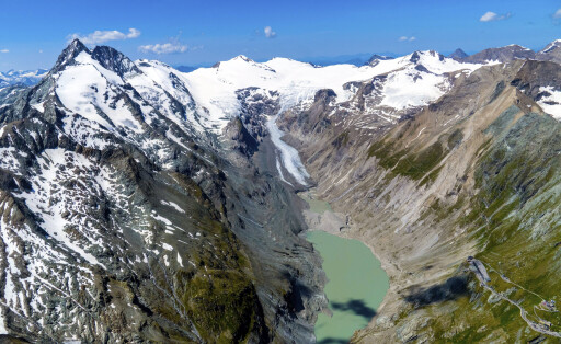 Der Großglockner schmilzt zunehmend. Das weltweit tauende Eis könnte in Zukunft auf Mikroorganismen freisetzen, die zu Problemen führen.