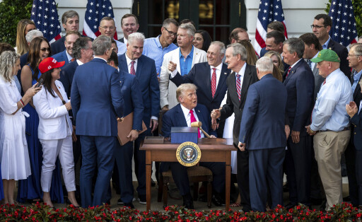 July 4, 2025, Washington, Dc, United States of America: U.S. President Donald Trump, celebrates with Cabinet members and Republican members of Congress after signing into law the One Big Beautiful Bill Act on the South Lawn of the White House, July 4, 2025, in Washington, D.C. Trump turned the normally non-partisanship White House 4th of July picnic into a political event. Washington United States of America - ZUMAp138 20250704_zaa_p138_019 Copyright: xMollyxRiley WhitexHouse
