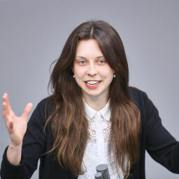 Zoe Mayer