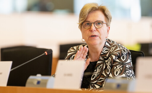 Die sozialdemokratische Europaabgeordente Gaby Bischoff macht eine abwehrende Handbewegung.