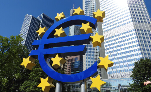 Das Euro-Symbol vor der EZB-Zentrale in Frankfurt