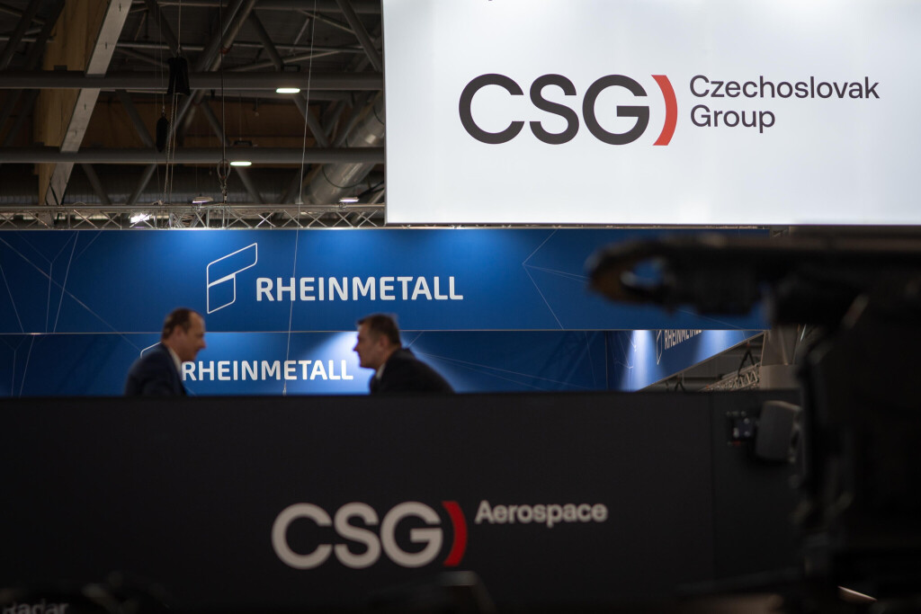 Firmenlogps des tschechischen Rüstungsherstellers CSG und des deutschen Rüstungsbauers Rheinmetall.