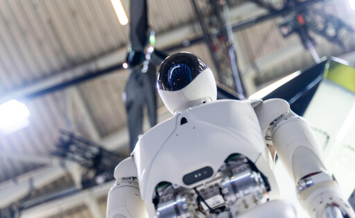 Der XPENG Iron humanoider Roboter zeigt modernste Robotik mit KI-Steuerung.