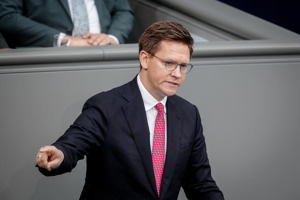 Johannes Steiniger (CDU) spricht im Plenum des Bundestags.