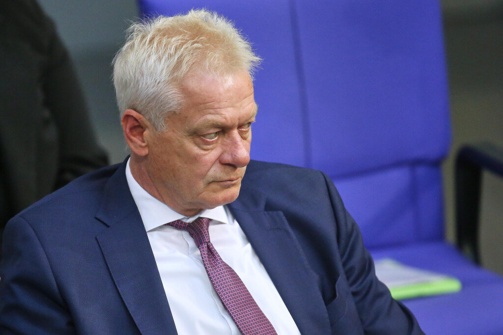 Bundesminister Alois Rainer (CSU) sieht die Umsetzung der EU-Wiederherstellungsverordnung kritisch.