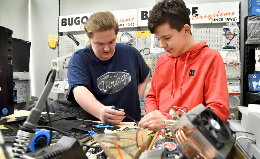 A student is doing an internship at an IT retailer.