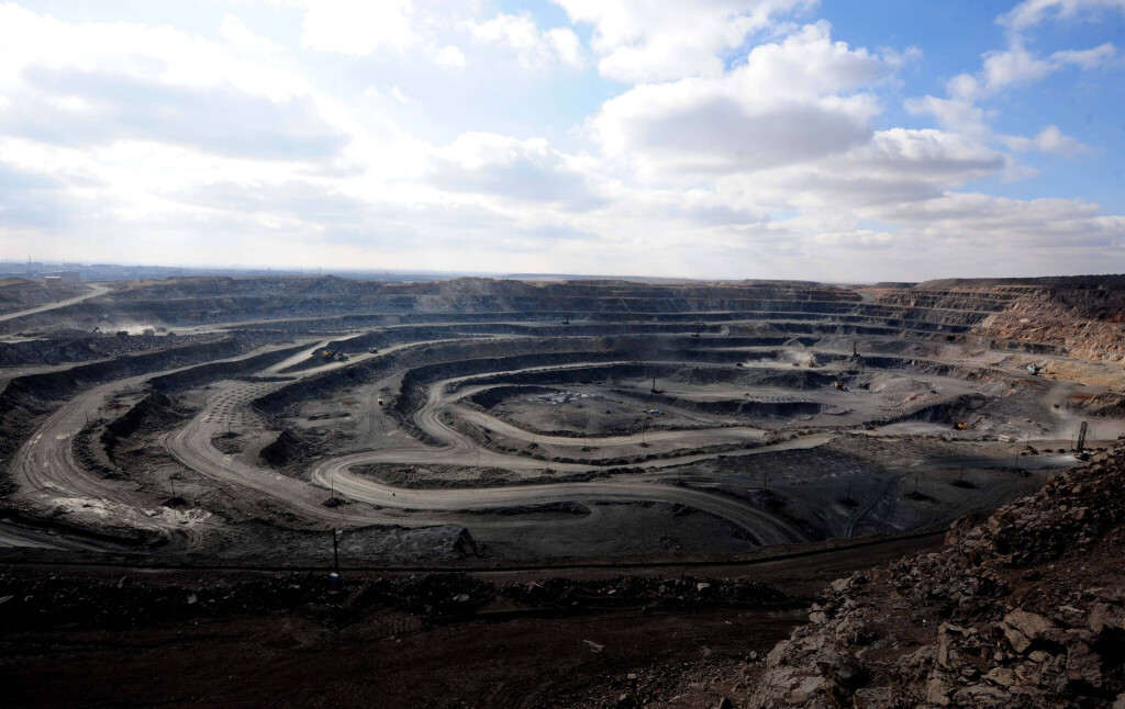 a mine pit in Bayan Obo, north China s Inner Mongolia Autonomous Region