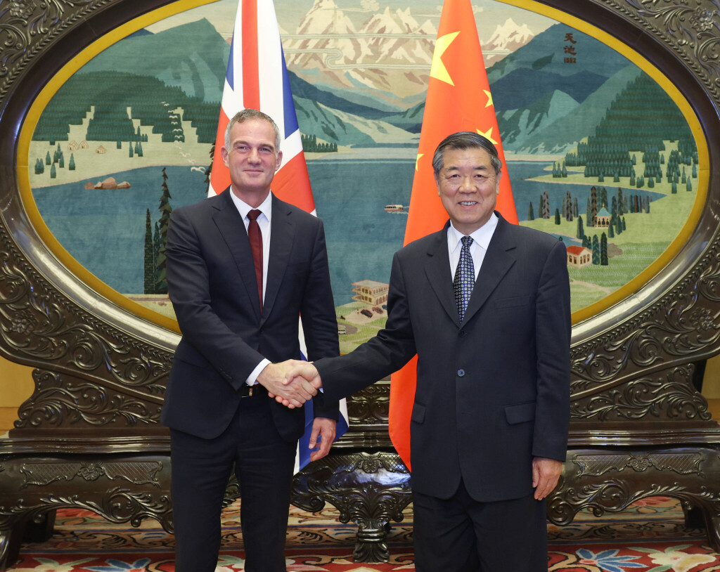 Beijing am 10. September 2025: Der britische Handels- und Wirtschaftsminister Peter Kyle mit Chinas Vizepremier He Lifeng