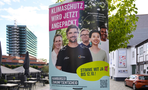 Plakatwerbung für den Volksentscheid in Hamburg am 12. Oktober 2025, Bergedorf, Hamburg, Deutschland *** Poster advertising for the referendum in Hamburg on October 12, 2025, Bergedorf, Hamburg, Germany