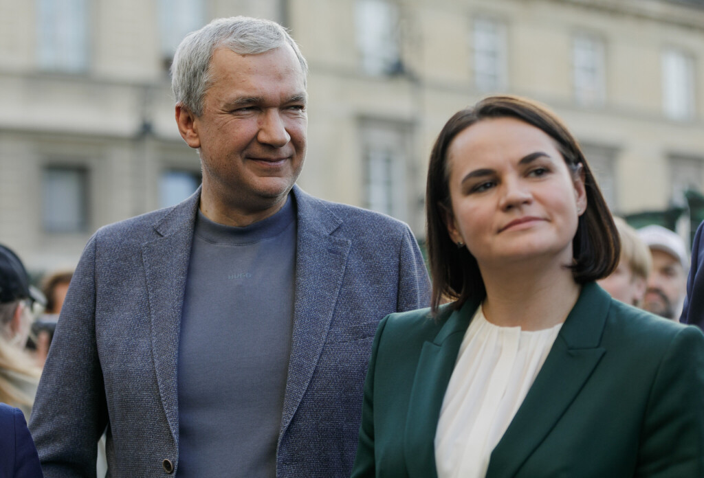 Porträts von Pavel Lautschka und Swetlana Tichanowskaja.