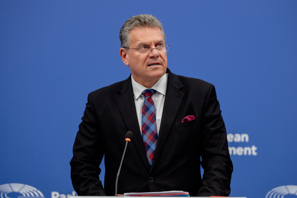 Maroš Šefčovič an einer Pressekonferenz in Straßburg