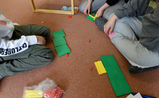 Schüler einer Ganztagesklasse der Grundschule in der Manzostraße am Nachmittag.
