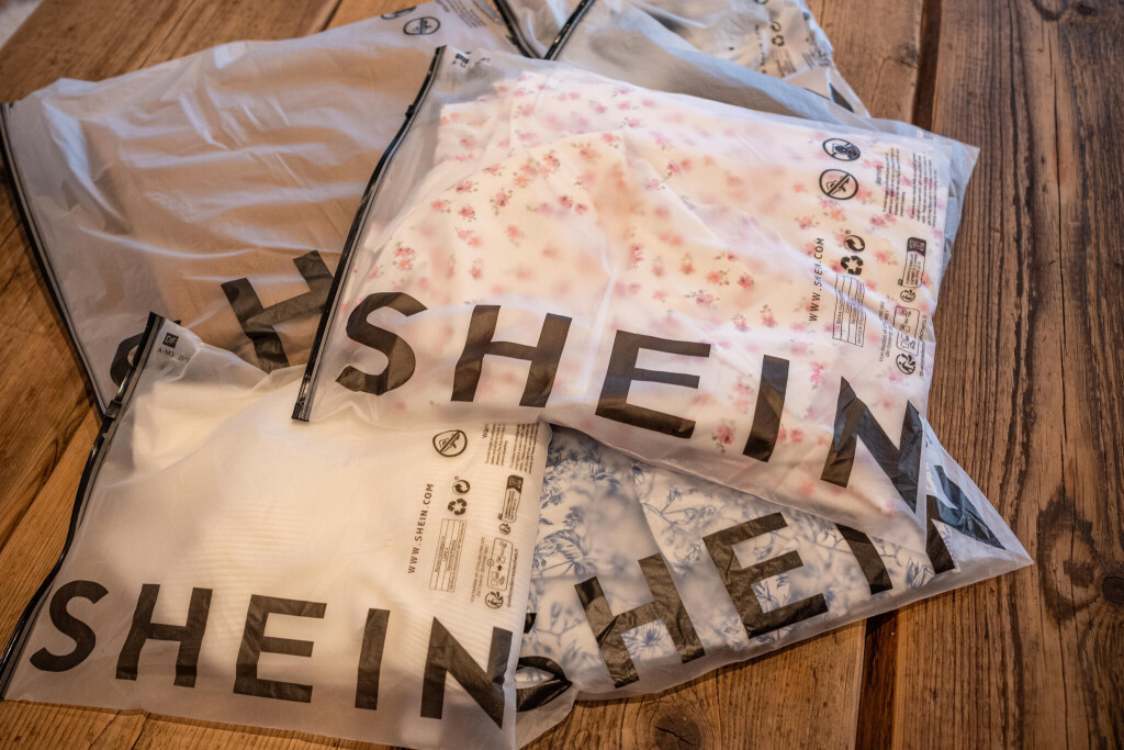 Kleidungsstücke von Shein