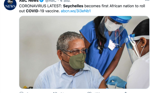 Chinas Impfstoff in Afrika: Der Präsident der Republik Seychellen, S.H. Wavel Ramkalawan, ist das erste afrikanische Staatsoberhaupt, das den COVID-19-Impfstoff von SinoPharm erhält.