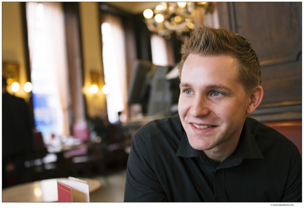 Max Schrems ist Datenschutzaktivist und Gründer von NOYB. Der Verein setzt Datenschutzrecht konsequent durch – notfalls auch gegen Aufsichtsbehörden und die EU-Kommission.