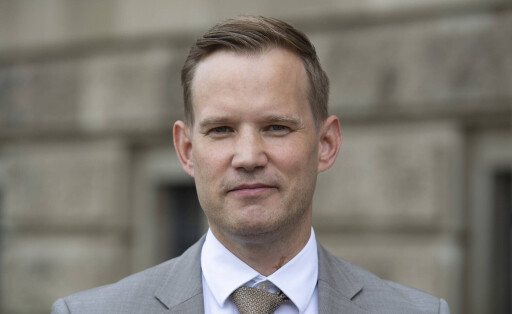 Prof. Dr. Hendrik STREECK, Virologe, Mediziner, Arzt, Direktor des Institutes fuer Virologie und HIV-Forschung an der Medizinischen Fakultaet der Universitaet Bonn Portraet, Porträt, Portrait, Angeschnittenes Einzelbild, Einzelmotiv, Duesseldorf, 23.06.2020.