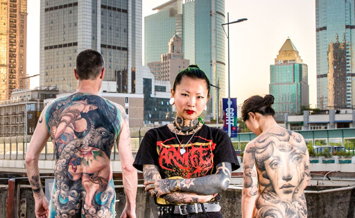 Zhuo Dan Ting ist eine der berühmtesten Tattoo-Künstlerinnen aus China.