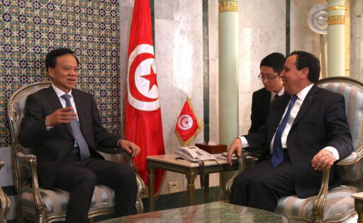 Einer der Prominentesten der Sechsten Generation der KP: Chongqings Parteichef Chen Min'er (links) 2018 bei einem Besuch in Tunesien