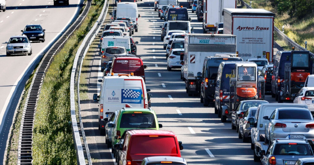 autos stau verkehr