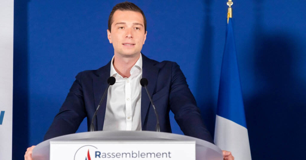 Jordan Bardell führt die rechtsradikale PfE-Fraktion im Europaparlament.
