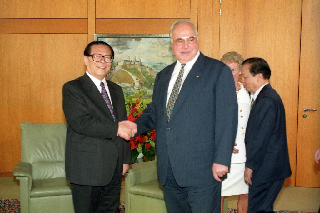 Präsident Jiang Zemin li China und Bundeskanzler Helmut Kohl Deutschland CDU in Bonn
