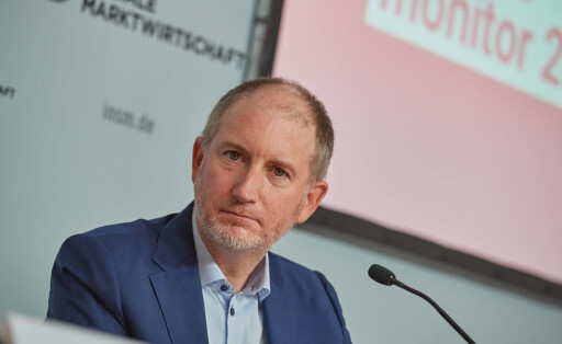 Wirtschaft INSM Bildungsmonitor 2022 Vorstellung des INSM-Bildungsmonitors 2022 der Firma Initiative Neue Soziale Marktwirtschaft GmbH INSM am Mittwoch den 17. August 2022 in Berlin. Der Bildungsmonitor soll nach Darstellung der GmbH aufzeigen, inwieweit das Bildungssystem der Bundeslaender zum Wachstum und Wohlstand der Wirtschaft beitraegt. Die Zahlen des Bildungsmonitor besorgt sich die Firma dafuer von verschiedenen statistischen Einrichtungen und Statistischen Landesaemtern. Ziel der Firma ist nach eigener Aussage Die Prinzipien unternehmerische Freiheit, Eigeninitiative und Chancengerechtigkeit foerdern. Im Bild: Studienleiter Prof. Dr. Axel Pluennecke vom Institut der deutschen Wirtschaft. 17.8.2022, Berlin *** Economy INSM