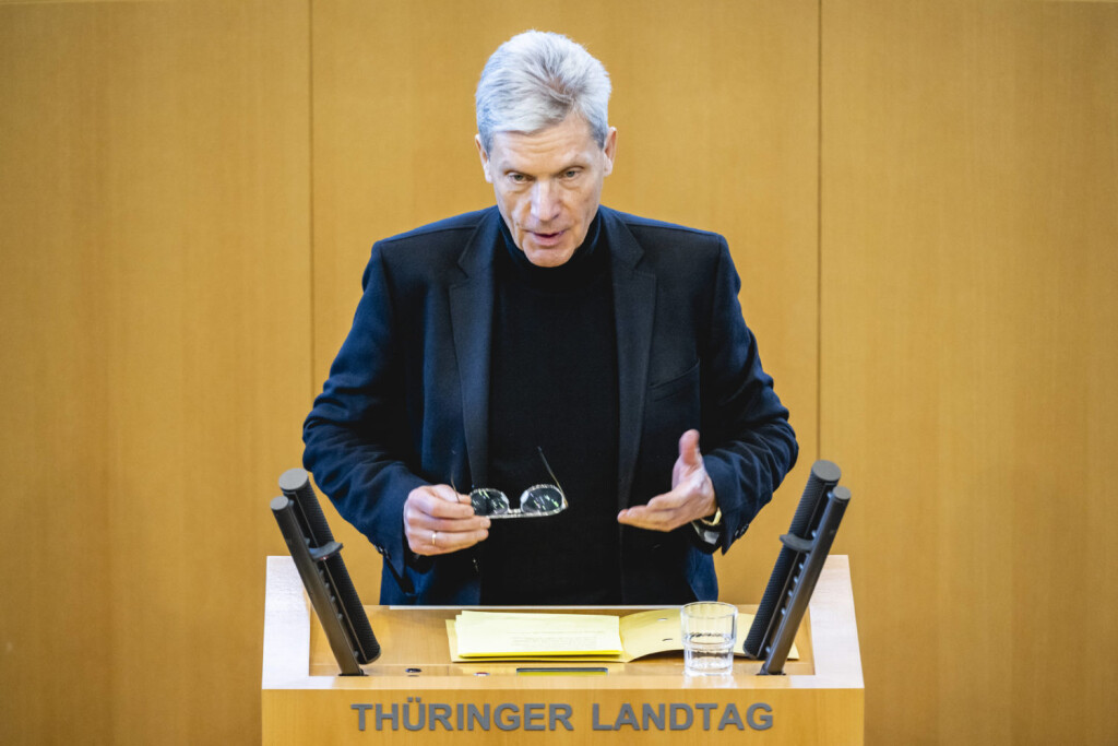 97. PLENARSITZUNG IM THÜRINGER LANDTAG 15/12/2022 - Erfurt: Der Thüringer Minister für Bildung, Jugend und Sport Helmut