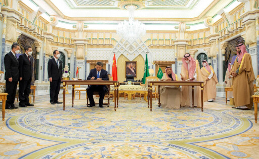 Saudi King Salman bin Abdulaziz meets with Chinese President Xi Jinping in the Saudi capital, Riyadh Saudi King Salman bin Abdulaziz meets with Chinese President Xi Jinping in the Saudi capital, Riyadh, on December 8, 2022. Photo by Saudi Press Agency/APAimages Riyadh Riyadh Saudi Arabia 081222_KSA_SPA_00 1 Copyright: xapaimagesxSaudixPressxAgencyxxapaimagesx