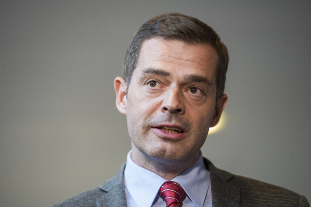 CDU THÜRINGEN PRESSESTATEMENT IM THÜRINGER LANDTAG 18/02/2020 - Erfurt: Der Abgeordnete der CDU Thüringen Mike Mohring gibt ein Pressestatement im Thüringer Landtag am 18. Februar 2020. / *** CDU THÜRINGEN PRESS STATEMENT IN THE THÜRINGER LANDTAG 18 02 2020 Erfurt The delegate of the CDU Thuringia Mike Mohring gives a press statement in the Thuringian state parliament on 18 February 2020