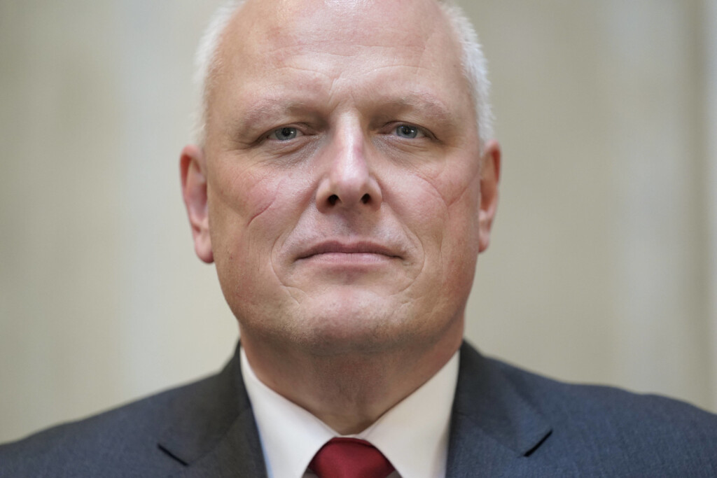 Ulrich Kelber der Bundesdatenschutzbeauftragte im Portrait Aktuell, 26.03.2021, Berlin Professor Ulrich Kelber SPD der Bundesdatenschutzbeauftrage der Bundesrepublik Deutschland im Portrait im Bundesrat. Hier ueberreichte er den 29. Taetigkeitsbericht fuer den Datenschutz und die Informationsfreiheit an den Praesidenten des Deutschen Bundesrat Berlin Berlin Deutschland *** Ulrich Kelber the federal data protection commissioner in the portrait current, 26 03 2021, Berlin Professor Ulrich Kelber SPD the federal data protection commissioner of the Federal Republic of Germany in the portrait in the Bundesrat Here he presented the 29 activity report for the data protection and the freedom of information to the president of the German Bundesr