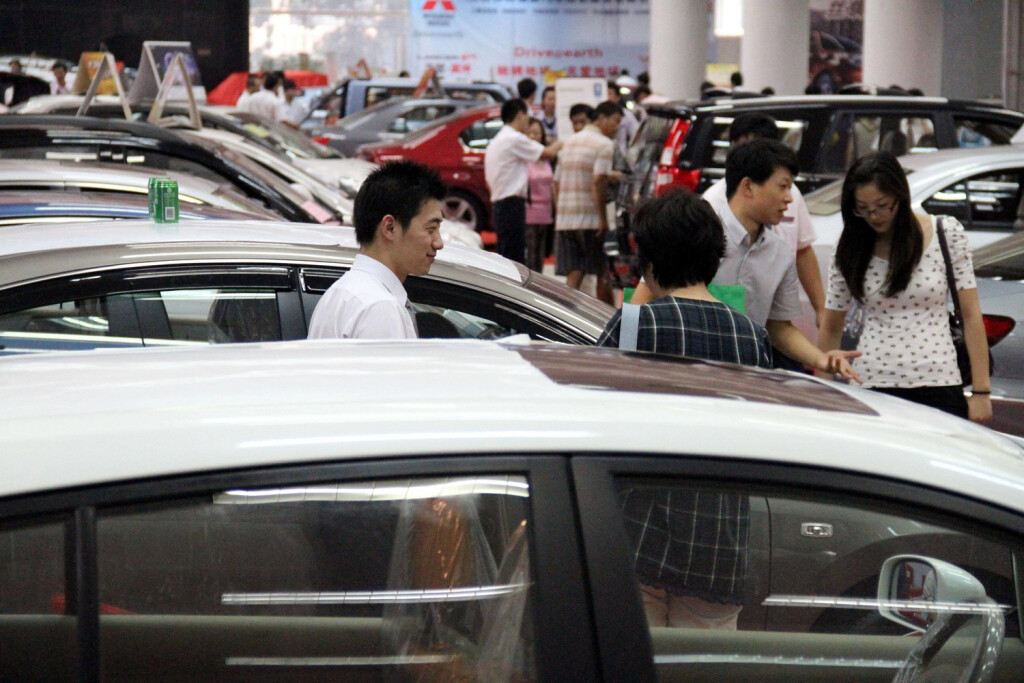 Bildnummer: 54227721 Datum: 14.07.2010 Copyright: imago/Xinhua
select cars during the 2nd Nanjing Auto Sales Night Market, which opens at the Planning and Construction Exhibition Hall in Nanjing, east China s Jiangsu Province, July 14, 2010. Over 100 styles of cars by some 50 brands are on display at the night market. (Xinhua/Dong Jinlin) (px) (3)CHINA-NANJING-AUTO SALES-NIGHT MARKET(CN) PUBLICATIONxNOTxINxCHN Wirtschaft Autoindustrie Markt Messe Automarkt Automesse kbdig xub 2010 quer
Bildnummer 54227721 Date 14 07 2010 Copyright Imago XINHUA Select Cars during The 2nd Nanjing Car Sales Night Market Which Opens AT The Planning and Construction Exhibition Hall in Nanjing East China S Jiangsu Province July 14 2010 Over 100 Styles of Cars by Some 50 Brands are ON Display AT The Night Market XINHUA Dong Jinlin PX 3 China Nanjing Car Sales Night Market CN PUBLICATIONxNOTxINxCHN Economy Auto industry Market trade Fair Car market Auto Fair Kbdig 2010 horizontal