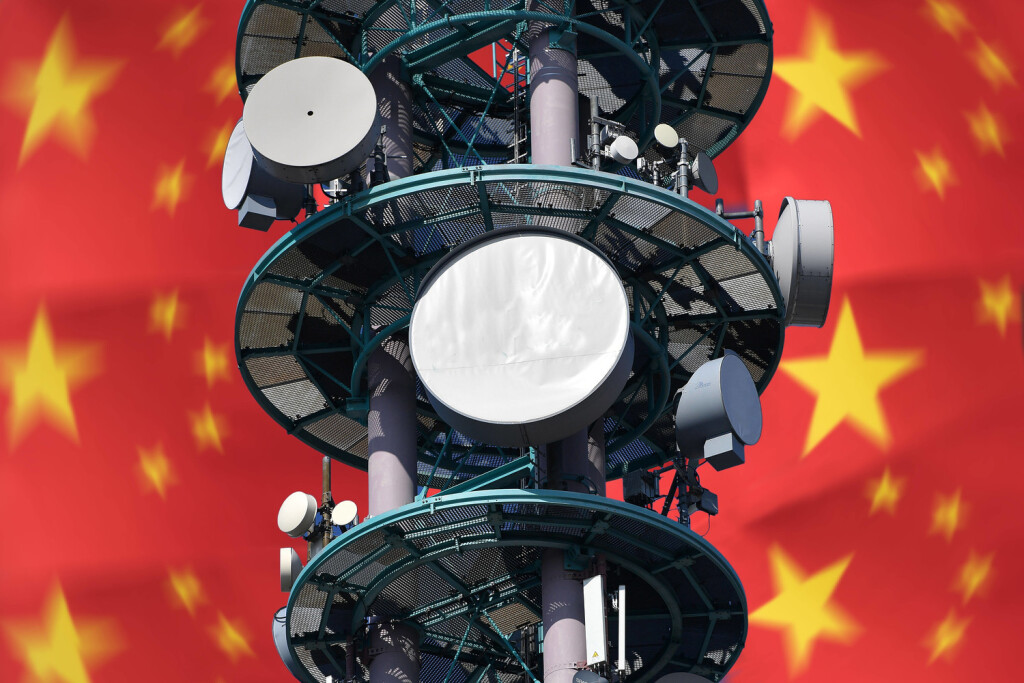 FOTOMONTAGE: Regierung befuerchtet Sicherheitsluecken im 5G-Netz. Der chinesische Telekommunikationsriese Huawei ist aktuell für 59 Prozent des 5G-Netzes in Deutschland verantwortlich. Die 5G-Infrastruktur gilt als die kuenftig wichtigste in Deutschland. ARCHIVFOTO Mobilfunkmast,Antenne,Antennen,5G,Mobilfunkantenne,Antennenmast, Mobilfunk.LTE, Eine Basisstation ist eine ortsfeste Uebertragungseinrichtung fuer Funksignale von Mobilfunknetzen, von Schnurlostelefonen und von drahtlosen Netzwerken. *** PHOTOMONTAGE Government fears security gaps in 5G network Chinese telecommunications giant Huawei is currently responsible for 59 percent of the 5G network in Germany The 5G infrastructure is considered the most important in Germany in the fu