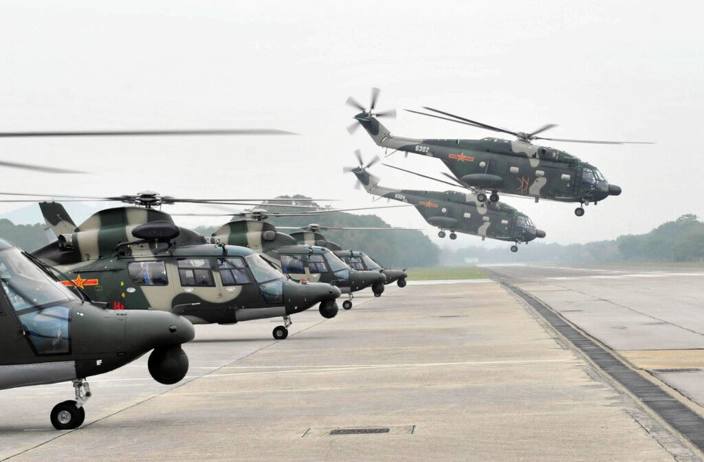 Bildnummer: 56459200 Datum: 25.11.2011 Copyright: imago/Xinhua
(111125) -- HONG KONG, Nov. 25, 2011 (Xinhua) -- Military helicopters of the Chinese People s Liberation Army (PLA) take off at the Skek Kong Barracks during troop rotation in Hong Kong, south China, Nov. 25, 2011. The Chinese PLA garrison troops in the Hong Kong Special Administrative Region (HKSAR) conducted its 14th troop rotation on Friday since it assumed Hong Kong s defense responsibility on July 1, 1997. (Xinhua/Huang Xiaoyong) (mcg) CHINA-HONG KONG-PLA-14TH TROOP ROTATION (CN) PUBLICATIONxNOTxINxCHN Gesellschaft Militär Volksbefreiungsarmee Soldat Hongkong China x0x xtm 2011 quer
56459200 Date 25 11 2011 Copyright Imago XINHUA Hong Kong Nov 25 2011 XINHUA Military Helicopters of The Chinese Celebrities S Liberation Army PLA Take off AT The Skek Kong Barracks during Troop Rotation in Hong Kong South China Nov 25 2011 The Chinese PLA Garrison Troops in The Hong Kong Special Administrative Region HKSAR conducted its 14th Troop Rotation ON Friday Since IT Hong Kong S Defense Responsibility ON July 1 1997 XINHUA Huang Xiaoyong McG China Hong Kong PLA 14th Troop Rotation CN PUBLICATIONxNOTxINxCHN Society Military Peopleu0026#39;s Liberation Army Soldier Hong Kong China x0x XTM 2011 horizontal