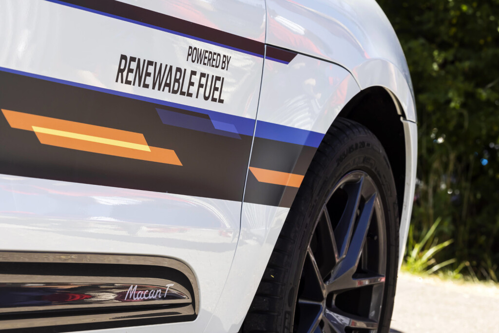 Porsche mit Verbrennermotor wirbt für Erneuerbare Kraftstoffe.