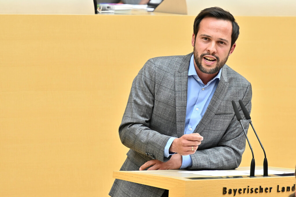 Martin Hagen, FDP-Fraktionsvorsitzender im Bayerischen Landtag (Bild: IMAGO / Rolf Poss)