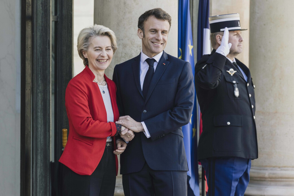Emmanuel Macron recoit Ursula Von Der Leyen pour un dejeuner de travail en preparation de leur visite d Etat en Chine, Palais de l Elysee, Paris, France, le 03/04/2023. Emmanuel Macron receives Ursula Von Der Leyen for a working lunch in preparation for their state visit to China, Palais de l Elysee, Paris 290393 2023-04-03 Ile de France Paris France Von Der Leyen, Ursula Macron, Emmanuel PUBLICATIONxINxGERxAUTxONLY Copyright: xLionelxGuericolas/MPPx STAR_290393_014