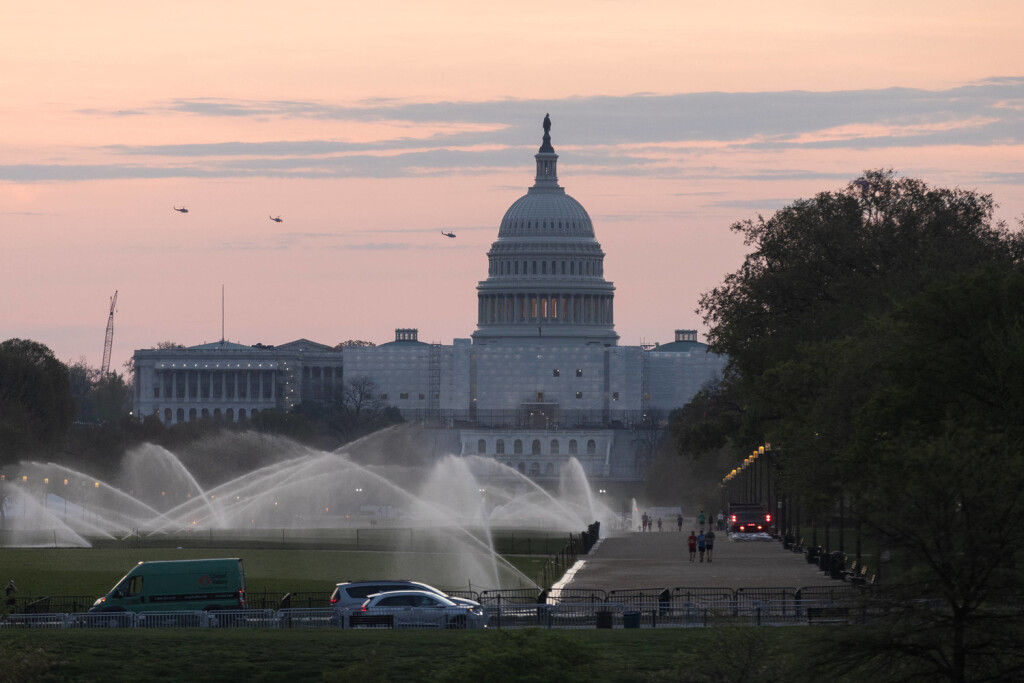 Military Aircraft Training On National Mall Military aircraft depart after landing on the National Mall in Washington, D.C. on April 6, 2023, as part of a routine training exercise conducted by the Joint Task Force-National Capital Region. According to a JTT press release, the regular exercise is conducted to help familiarize aircrew with restricted airspace procedures for Emergency Preparedness and Defense Support to Civil Authorities DCSA mission sets. Washington, D.C. United States PUBLICATIONxNOTxINxFRA Copyright: xBryanxOlinxDozierx originalFilename: dozier-military230406_npBHR.jpg