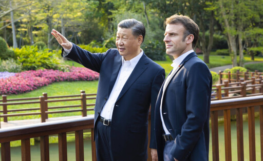 230407 -- GUANGZHOU, April 7, 2023 -- Chinese President Xi Jinping and French President Emmanuel Macron stroll through the Pine Garden, chatting and stopping at times to enjoy the unique scenery of the southern Chinese garden, in Guangzhou, south China s Guangdong Province, April 7, 2023. Xi held an informal meeting with Macron on Friday in Guangzhou, the capital of Guangdong Province in south China.  CHINA-GUANGDONG-XI JINPING-FRENCH PRESIDENT-INFORMAL MEETING CN HuangxJingwen PUBLICATIONxNOTxINxCHN