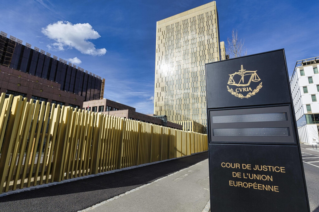 Gerichtshof der Europäischen Union, CURIA, EuGH, goldene Bürotürme im Europaviertel Kirchberg-Plateau, Luxemburg, Europa *** Court of Justice the European Union, CURIA, ECJ, Golden Office towers at European quarter Kirchberg Plateau, Luxembourg, Europe Copyright: imageBROKER/AngelaxtoxRoxel iblato09206106.jpg Bitte beachten Sie die gesetzlichen Bestimmungen des deutschen Urheberrechtes hinsichtlich der Namensnennung des Fotografen im direkten Umfeld der Veröffentlichung