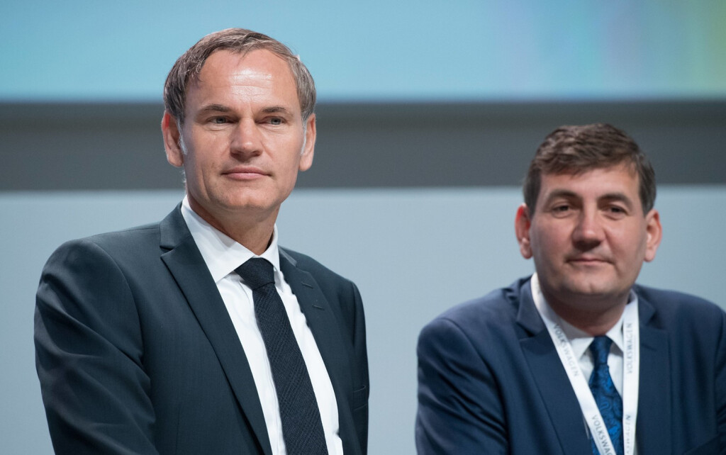 vl: Oliver BLUME (VW Vorstand, Markengruppe öSport und Luxury, Vorstandsvorsitzender der Dr. Ing. h. c. F. Porsche AG) und Gunnar KILIAN (VW Vorstand, Geschaeftsbereich öPersonal) Volkswagen AG - Hauptversammlung im CityCube in Berlin, Deutschland am 14.05.2019. *** vl Oliver BLUME VW Board of Management, brand group öSport and Luxury, Chairman of the Board of Management of Dr Ing h c F Porsche AG and Gunnar KILIAN VW Board of Management, business division öPersonal Volkswagen AG Annual General Meeting at CityCube in Berlin, Germany on 14 05 2019